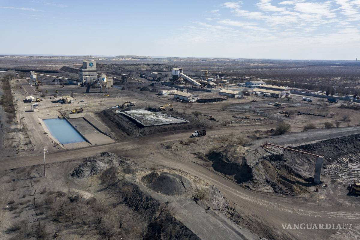 Esperan dos identificaciones más de mineros de Pasta de Conchos; velan al tercer identificado