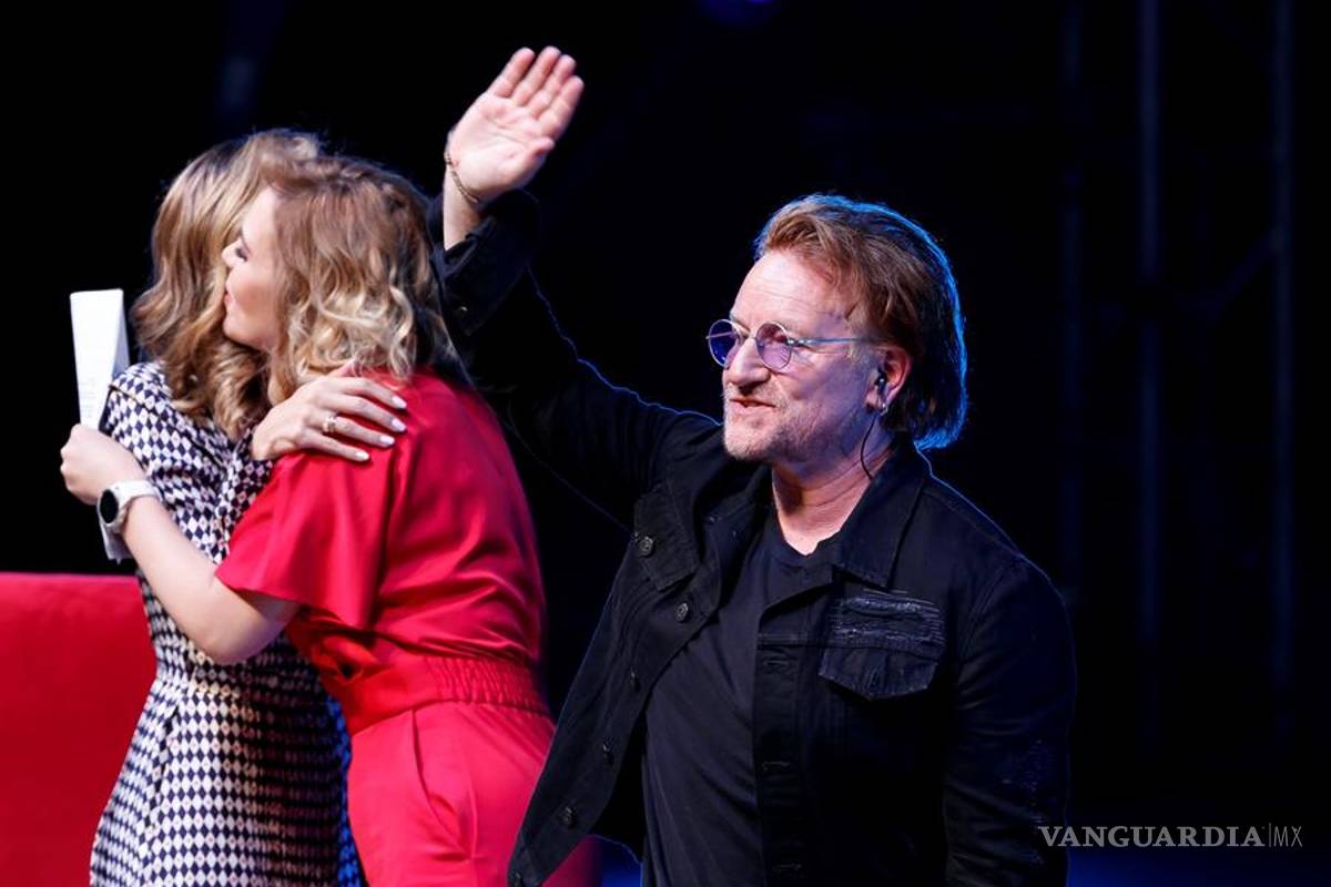 $!Bono dice que el narcotráfico es "una carga muy injusta para México”