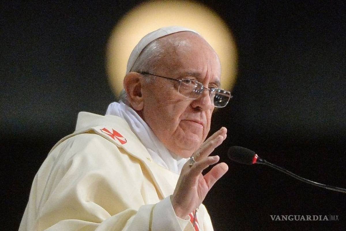 Papa Francisco cumple 79, entre críticas y elogios