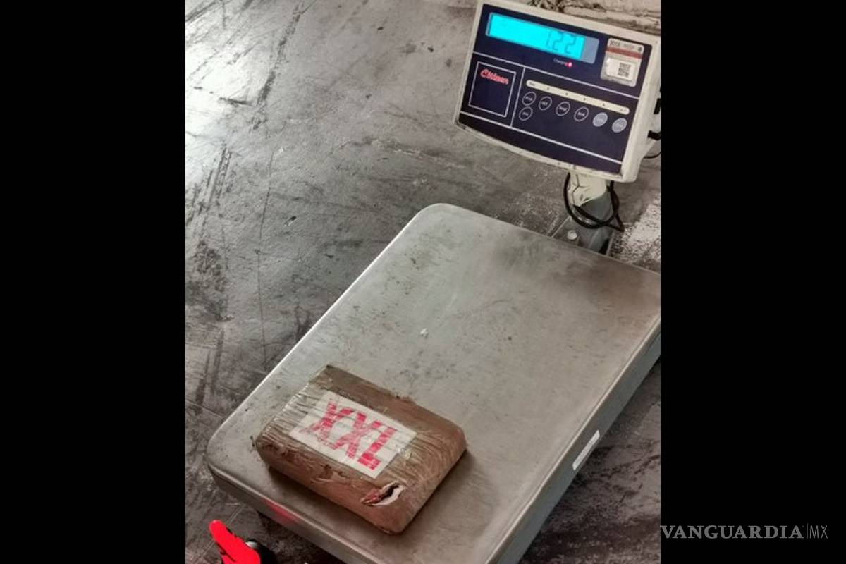 Localizan 104 paquetes con cocaína en un barco en Manzanillo