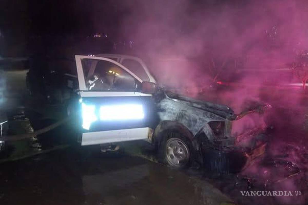 Hallan patrulla de Gómez Palacio incendiada en colonia de Torreón