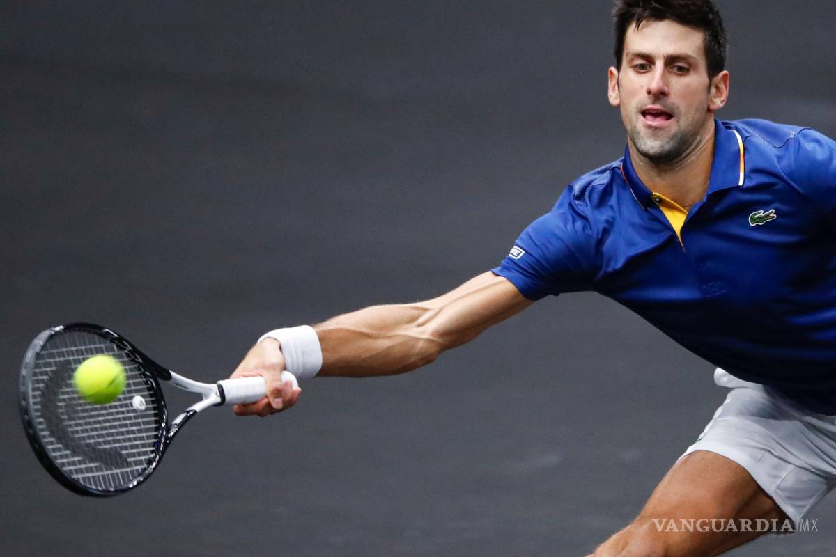Djokovic vuelve a caer, Federer cumple en la Laver Cup
