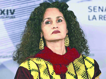 La artista y legisladora Susana Harp propone cambiar la ley de bibliotecas