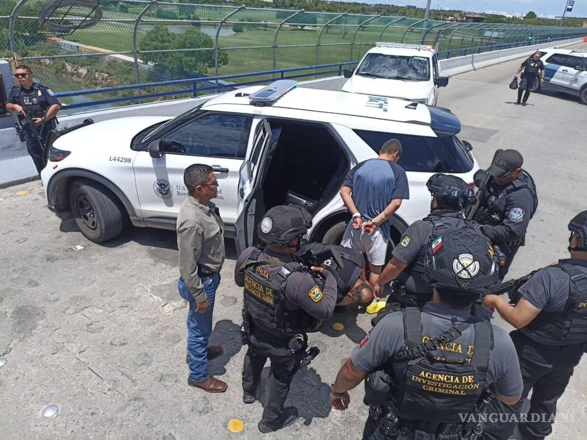 $!Autoridades estadounidenses entregaron a Erick a corporaciones de Coahuila luego de concluir el procedimiento migratorio correspondiente.