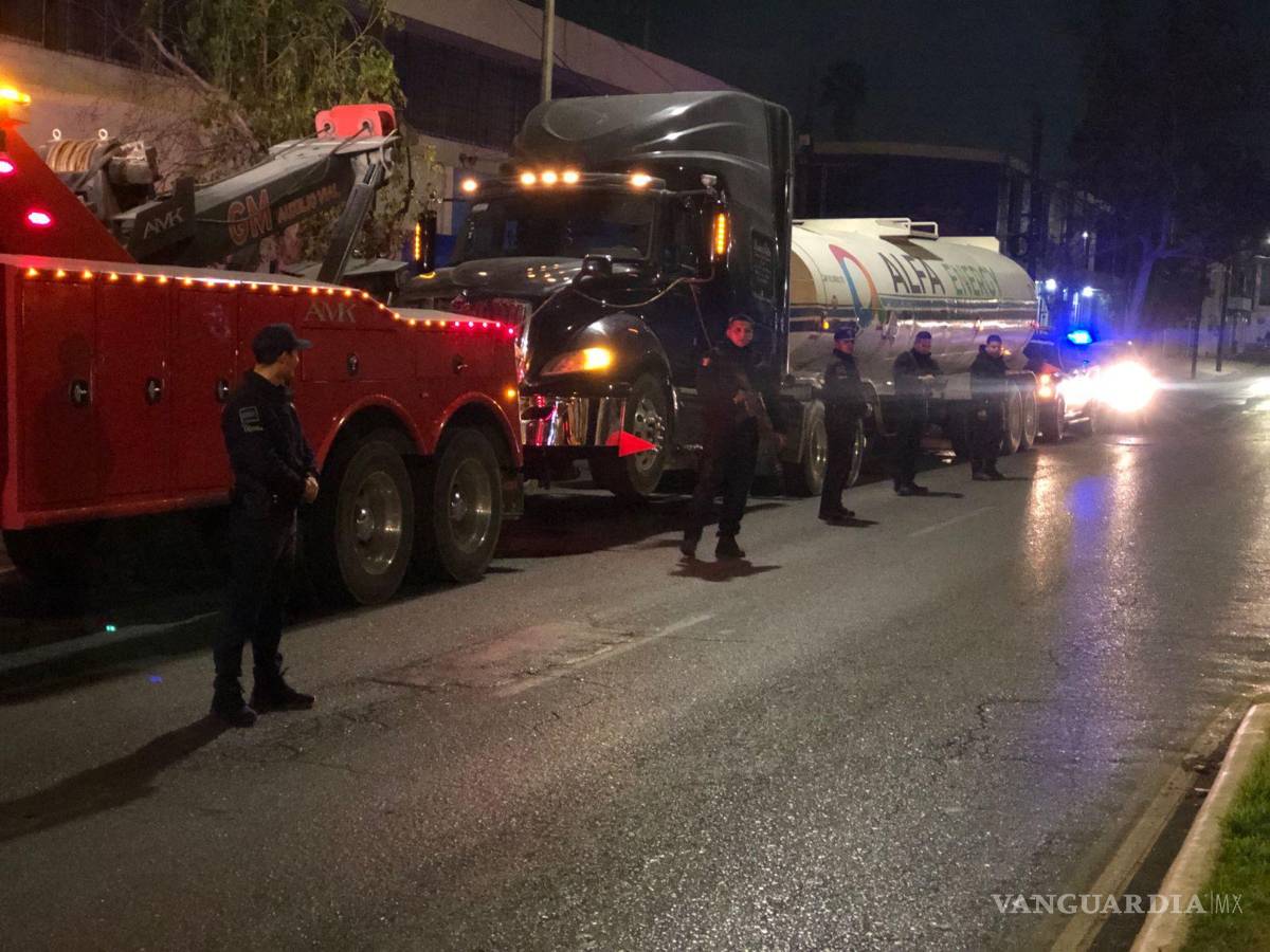 $!El conductor no contaba con la documentación de la carga y, al cuestionarle sobre la procedencia no respondió de dónde venía.