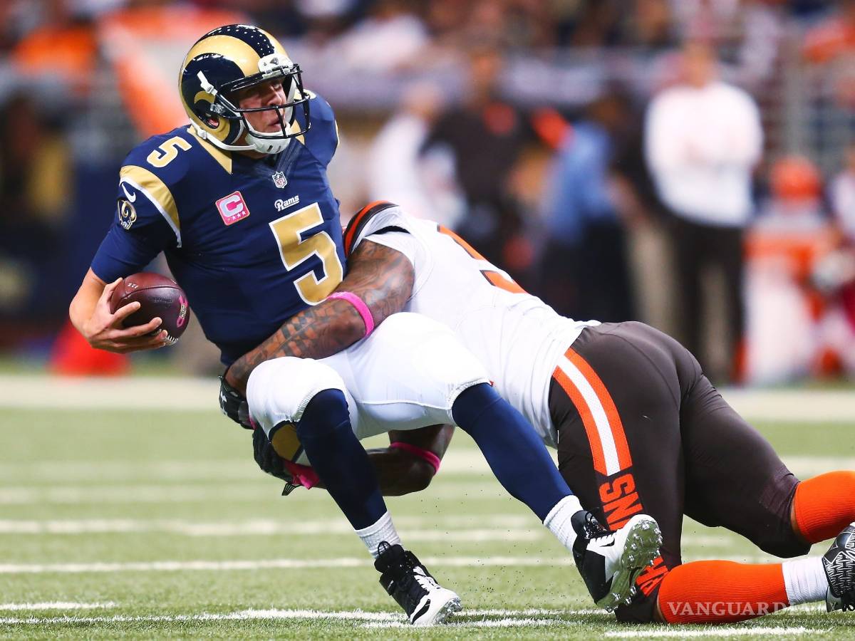 $!Rams liberan al mariscal Nick Foles