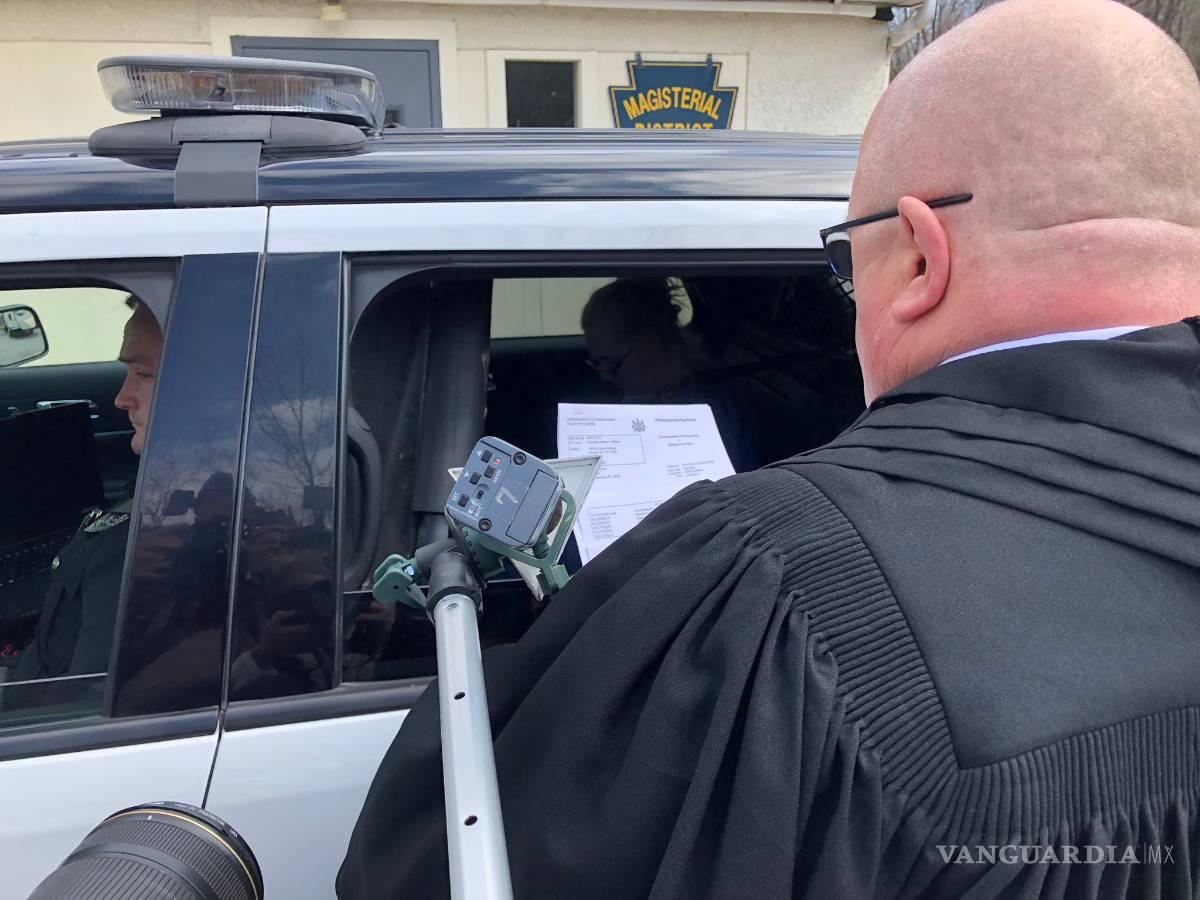 $!Tienda tuvo que tirar millones en productos, una 'bromista' tosió sobre ellos