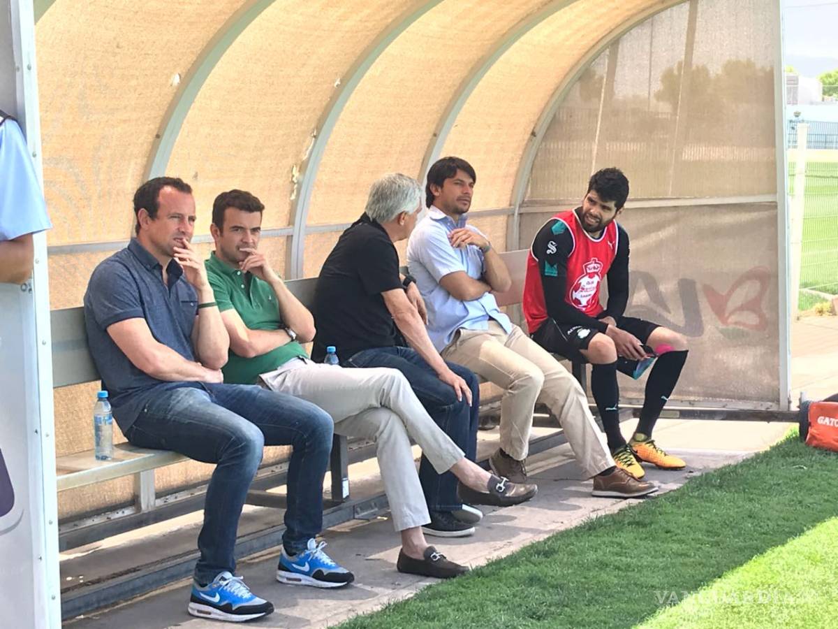 $!En el Tri siguen de cerca a Néstor Araujo, lo visitan en el TSM