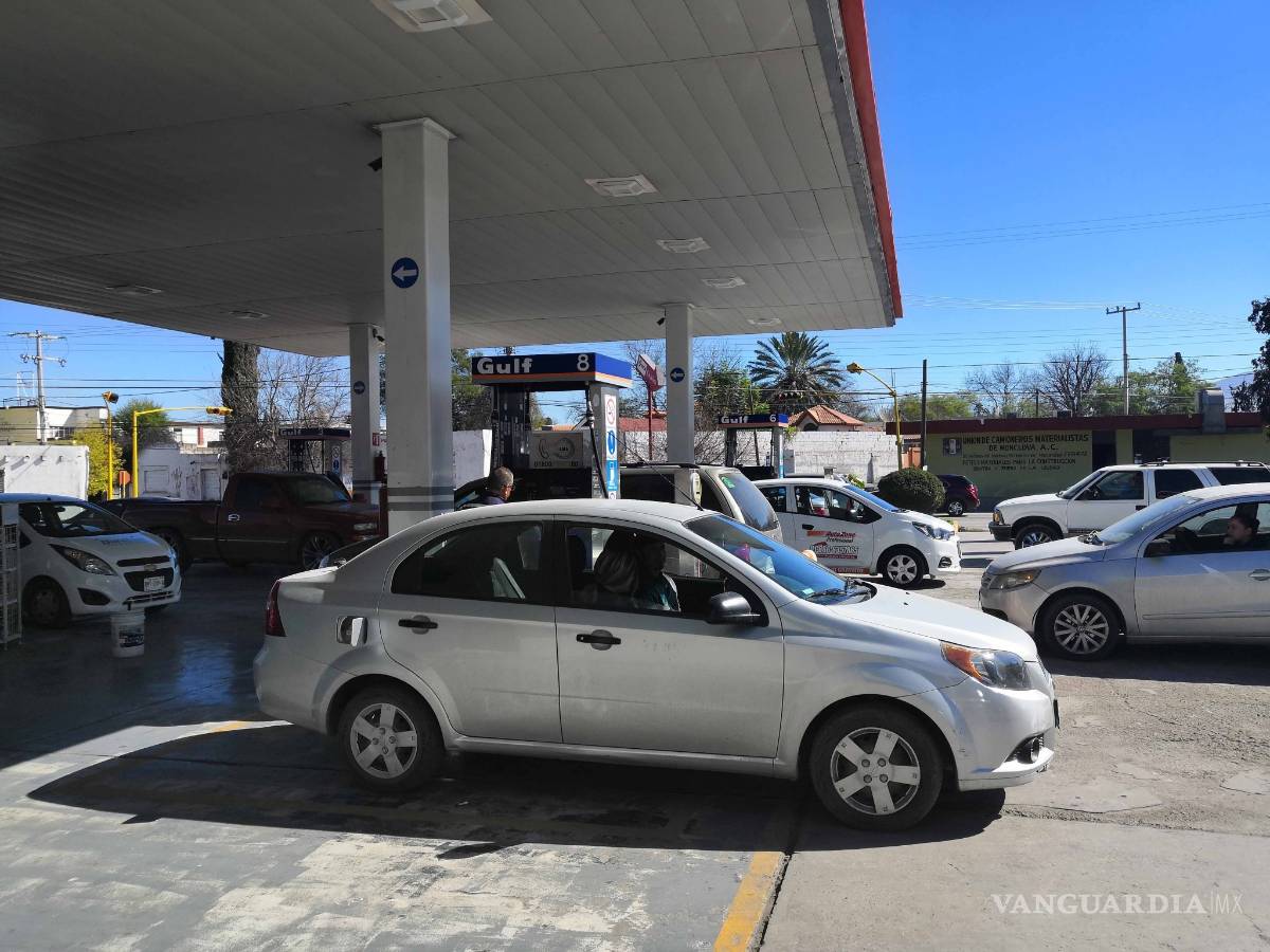 $!Inician compras de pánico en Monclova y la Región Centro por falta de gasolina