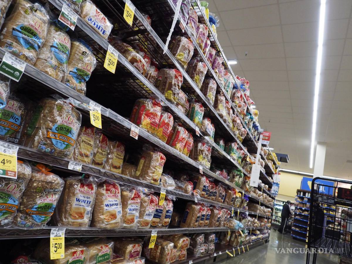 $!El pan está en exhibición en una tienda de comestibles en Oakland, California.