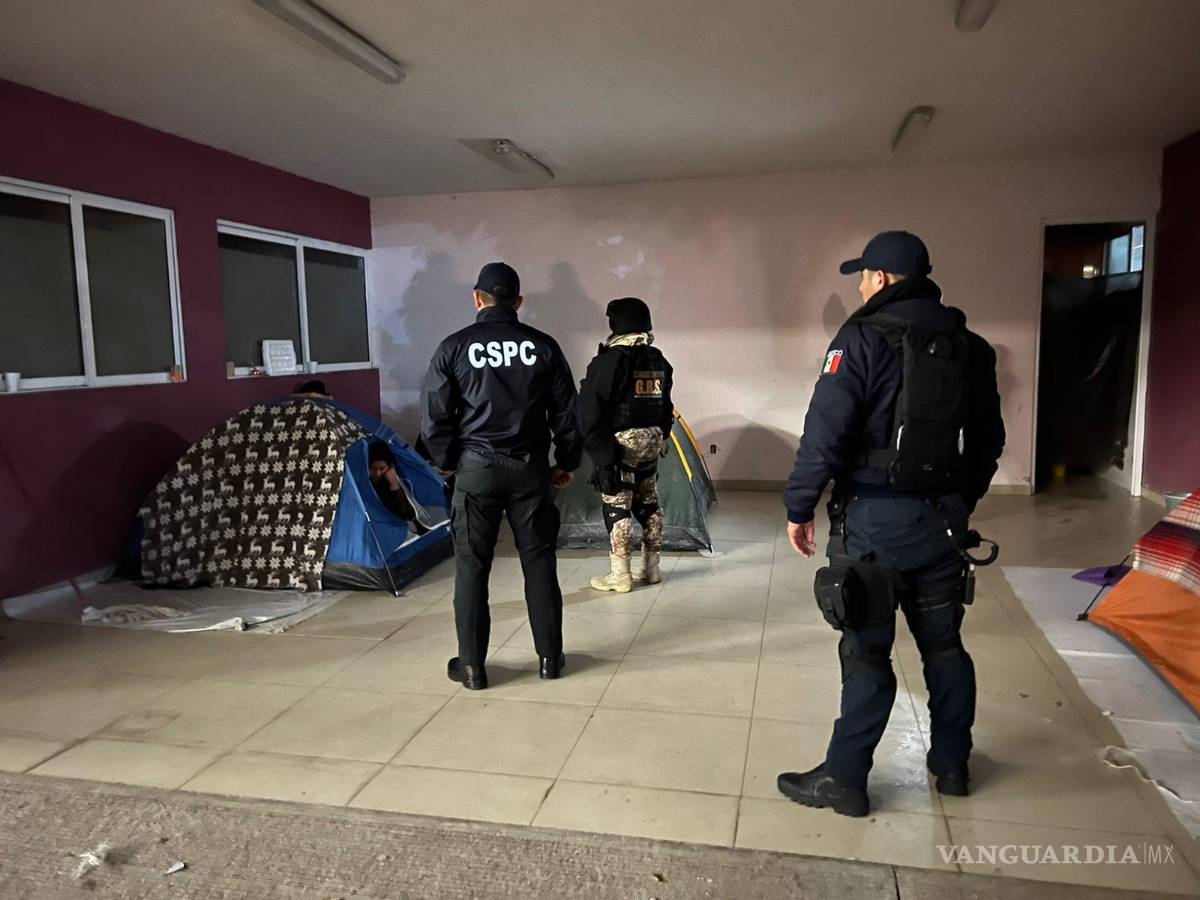 $!Protección Civil y Policía Municipal invitan a personas en situación de calle a ser trasladados a uno de los cinco albergues habilitados en la ciudad.