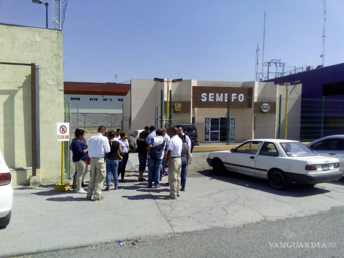 $!Frío recibimiento da Semefo a Caravana de Búsqueda de Desaparecidos