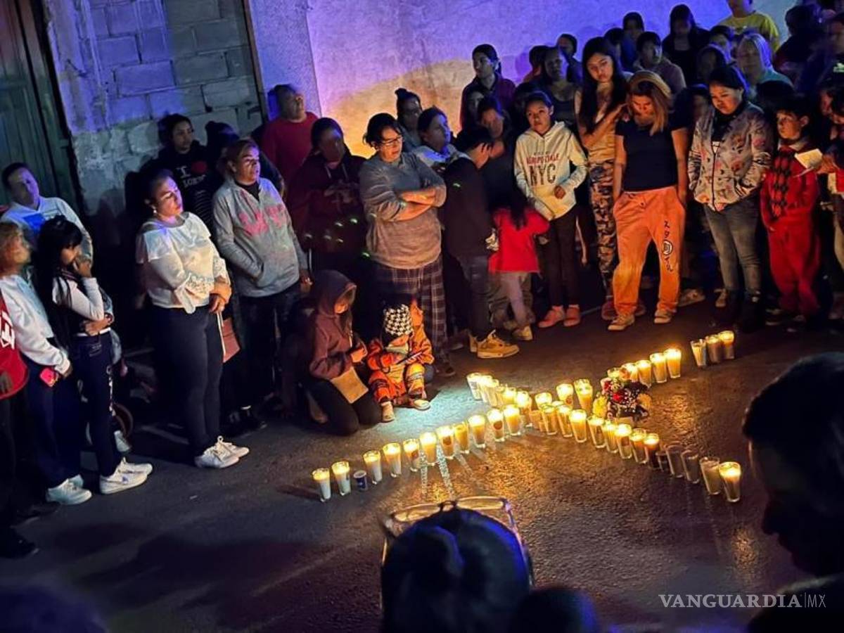 $!Vecinos de la colonia Cañadas del Mirador cerraron la calle donde José de Jesús falleció al ser atropellado.