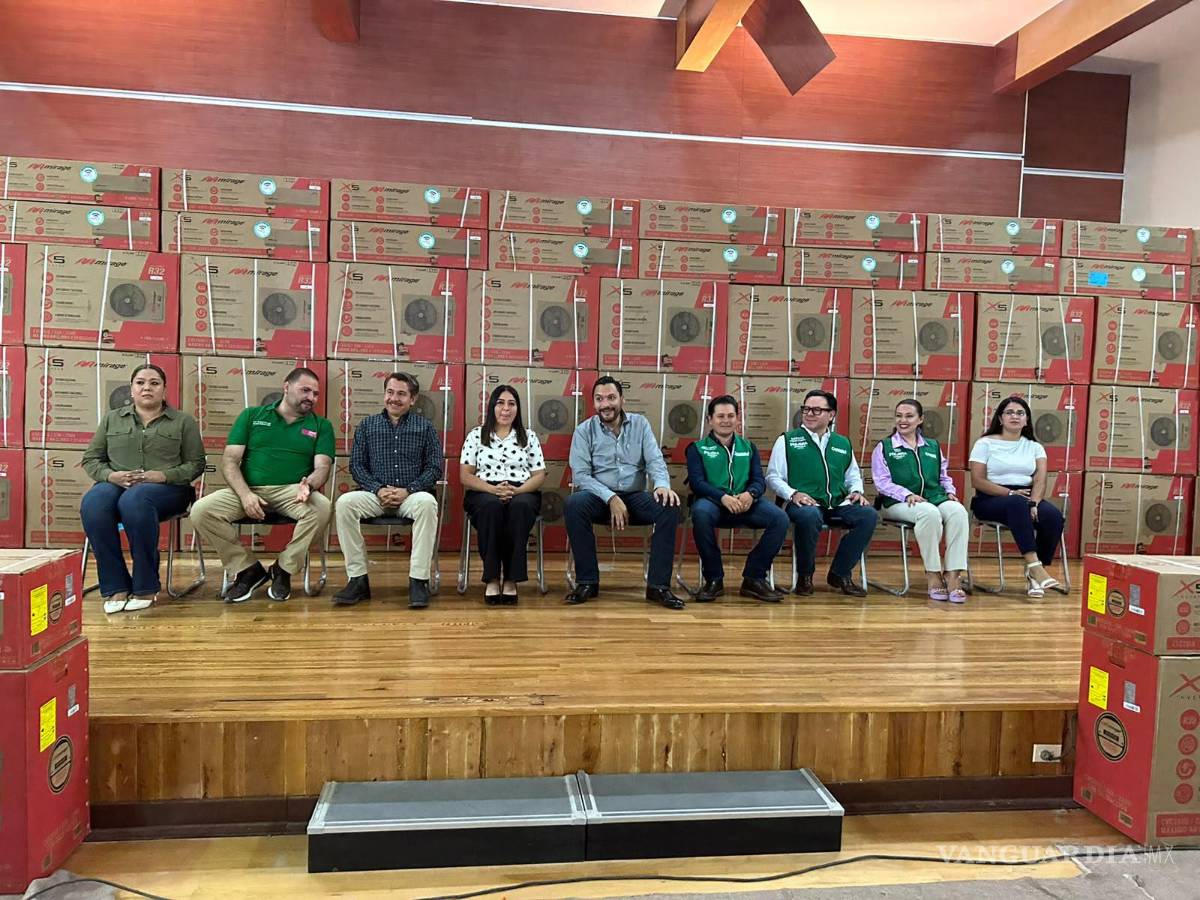 $!Autoridades municipales, estatales y educativas participaron en la entrega de más de 200 minisplits destinados a planteles de nivel básico de Monclova.