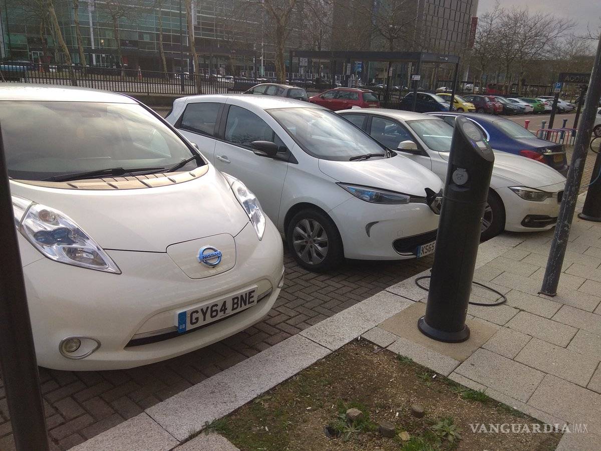 $!Cada vez más ataques contra coches autónomos y eléctricos, ¿cuál es la razón?