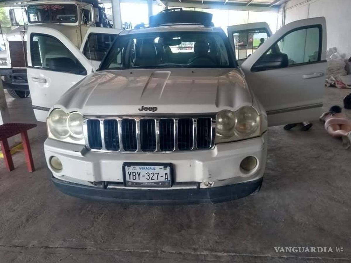 $!Cuatro mujeres, presuntas huachicoleras, atacan a militares en Veracruz y son detenidas