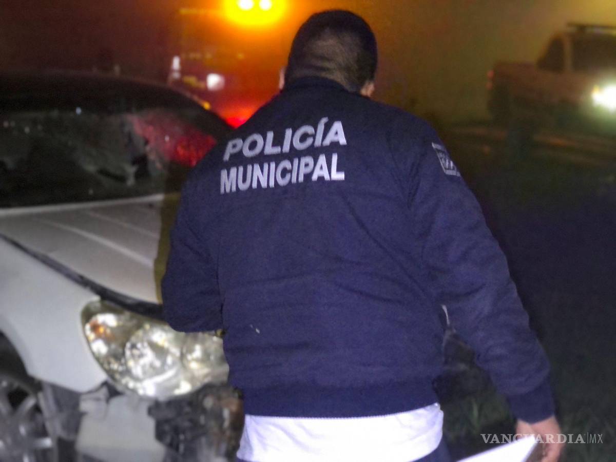 $!Se reportó el hallazgo del vehículo destrozado sobre un puente utilizado como ciclovía en la colonia San José