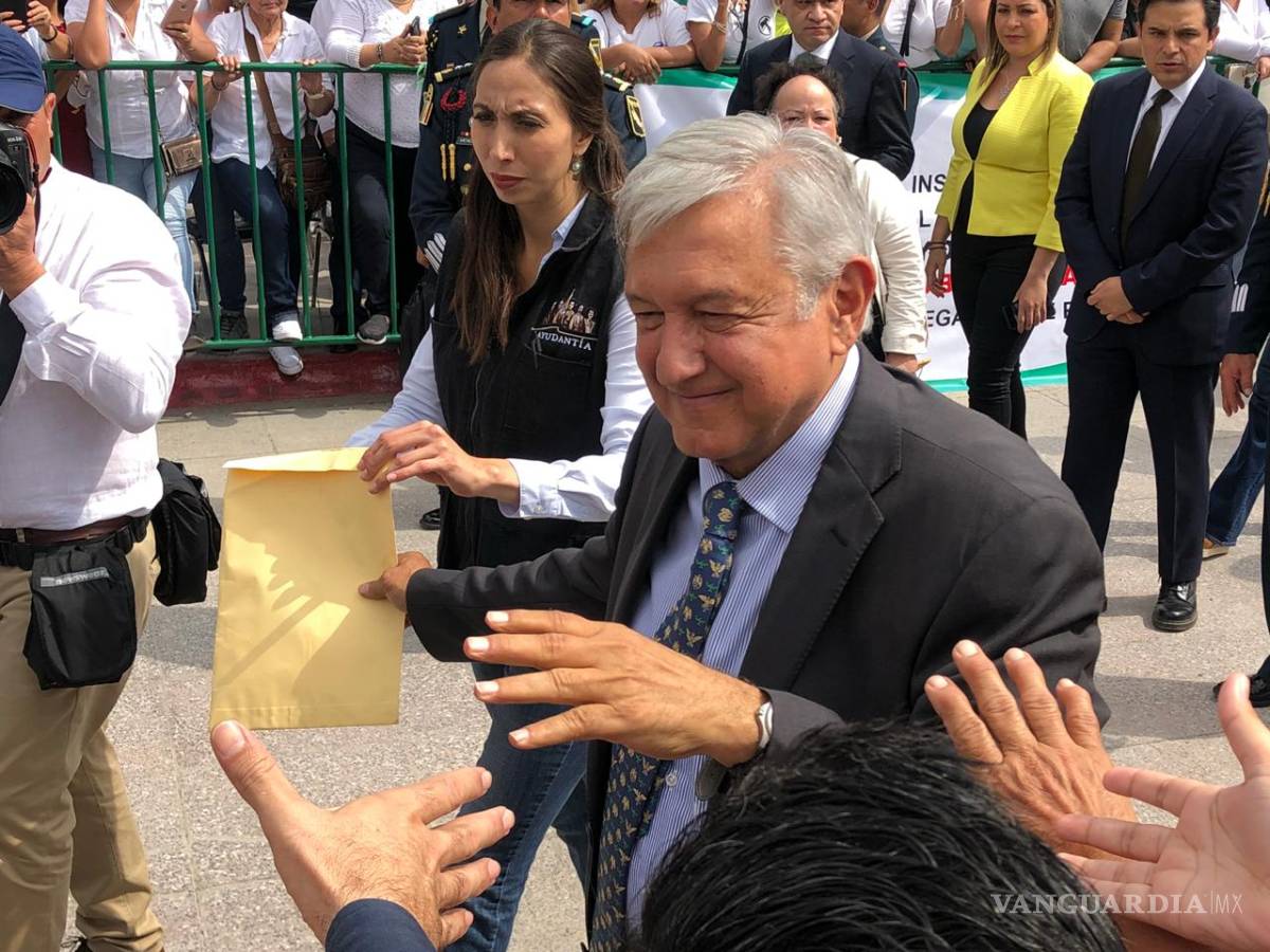 $!Los clamores a AMLO en Piedras Negras: Búsqueda de desaparecidos, revés a Reforma Energética e irregularidades en el ISSSTE