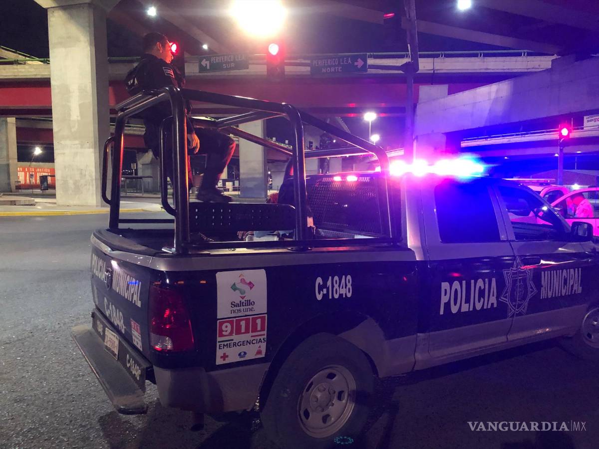 $!Policías llegaron al lugar de los hechos.
