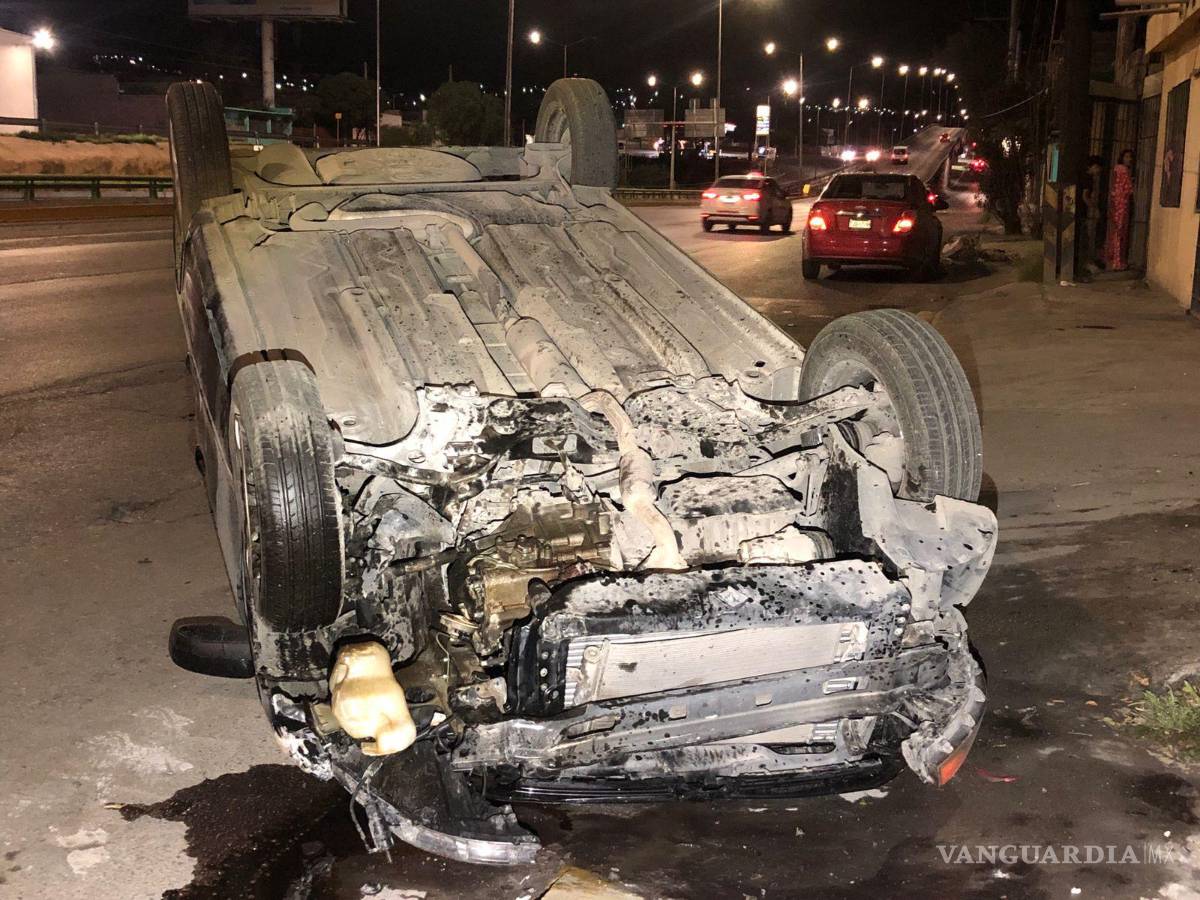$!El auto acabó en pérdida total.