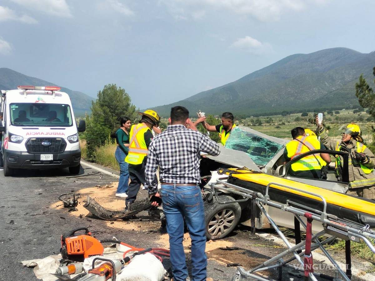 $!Las labores de auxilio obligaron al cierre parcial de la carretera 57 durante varias horas mientras se atendía la emergencia.