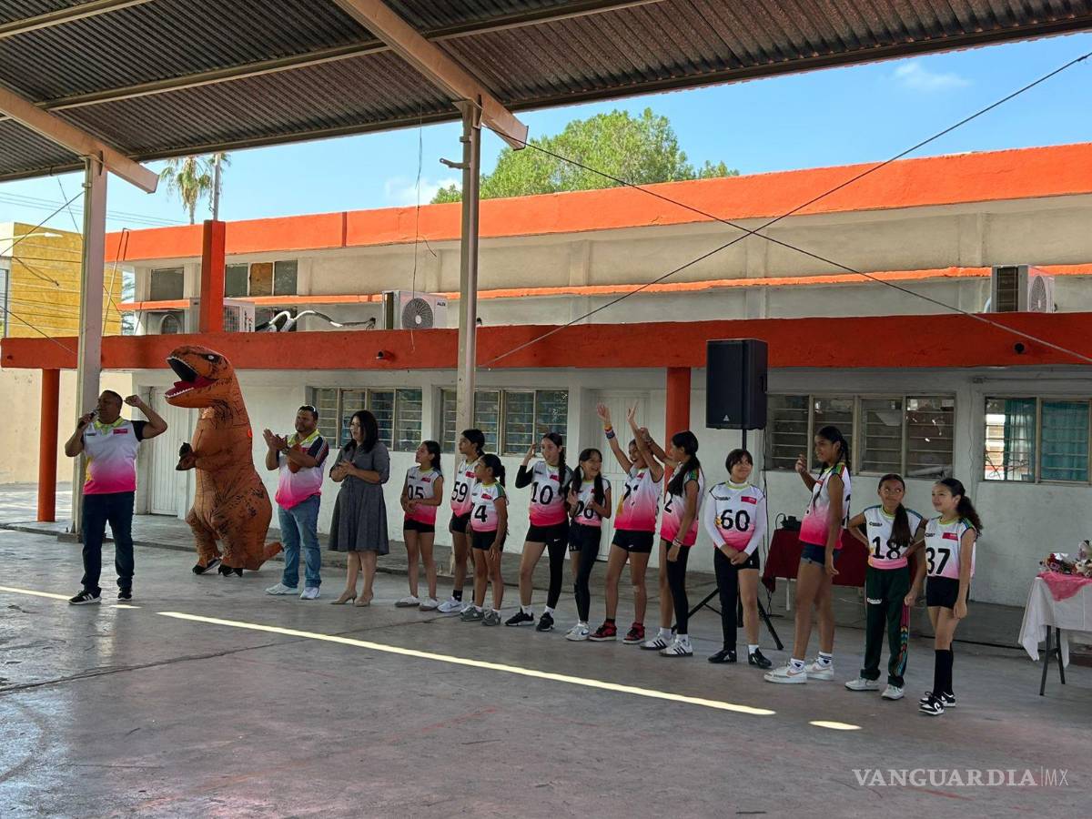 $!Las alumnas de la primaria Ferrocarriles regresaron a Frontera con el título nacional de fútbol bandera escolar.