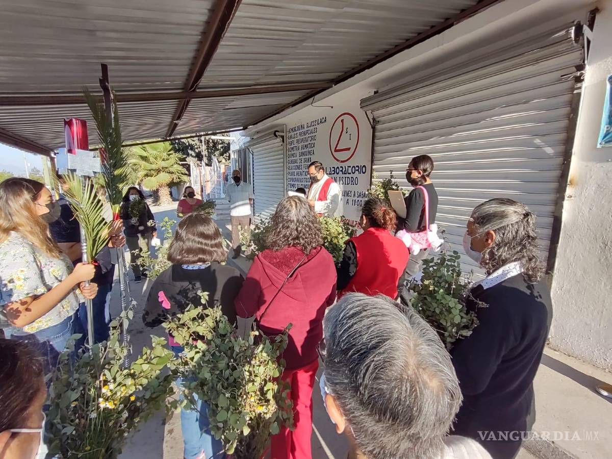 $!Feligreses acuden a Domingo de Ramos, antes que a la Revocación de Mandato.