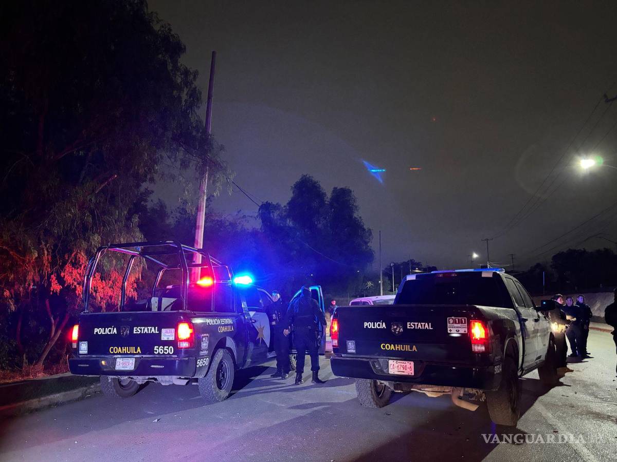 $!El impacto provocó daños considerables en la reja perimetral de la institución educativa.