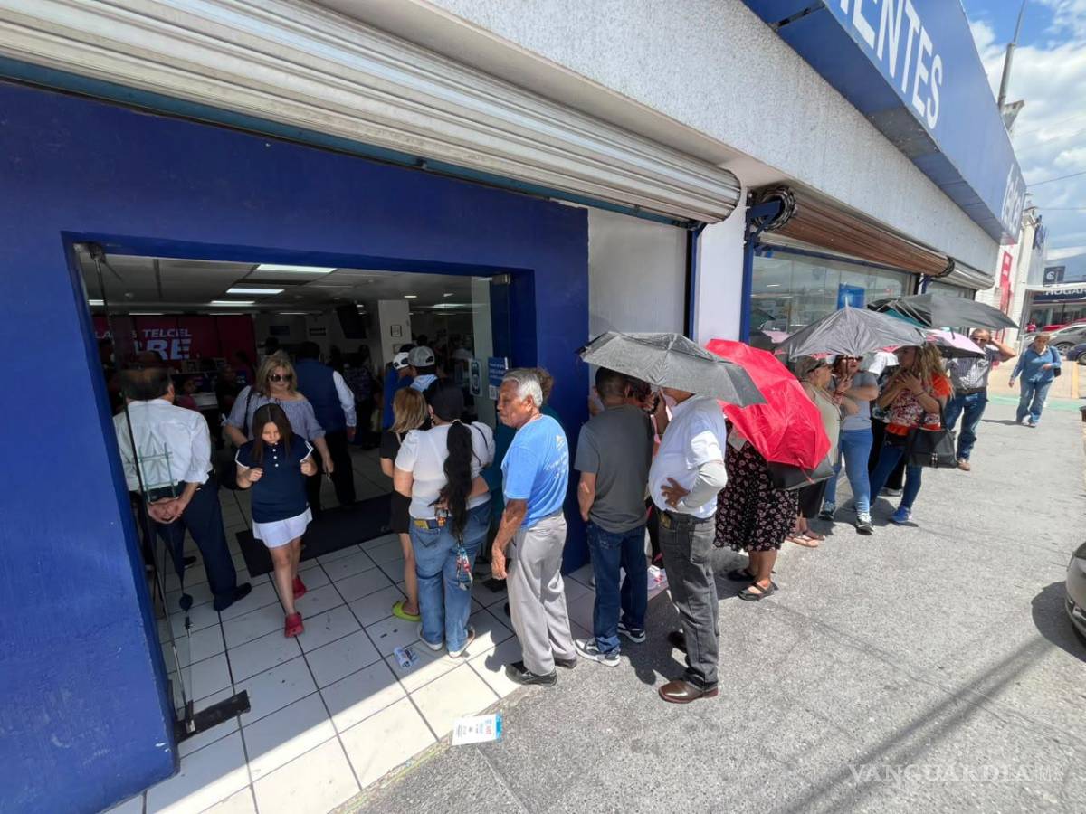 $!La demanda continuó durante la tarde en el establecimiento de Presidente Cárdenas, donde personal estimó esperas de alrededor de dos horas.