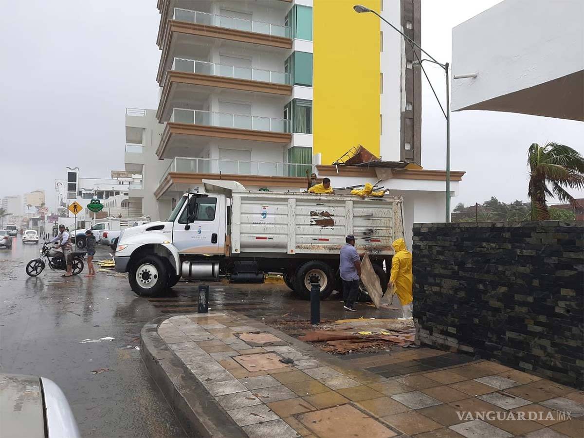 $!Mayor embate de 'Narda' se sentirá en Mazatlán esta tarde: alcalde