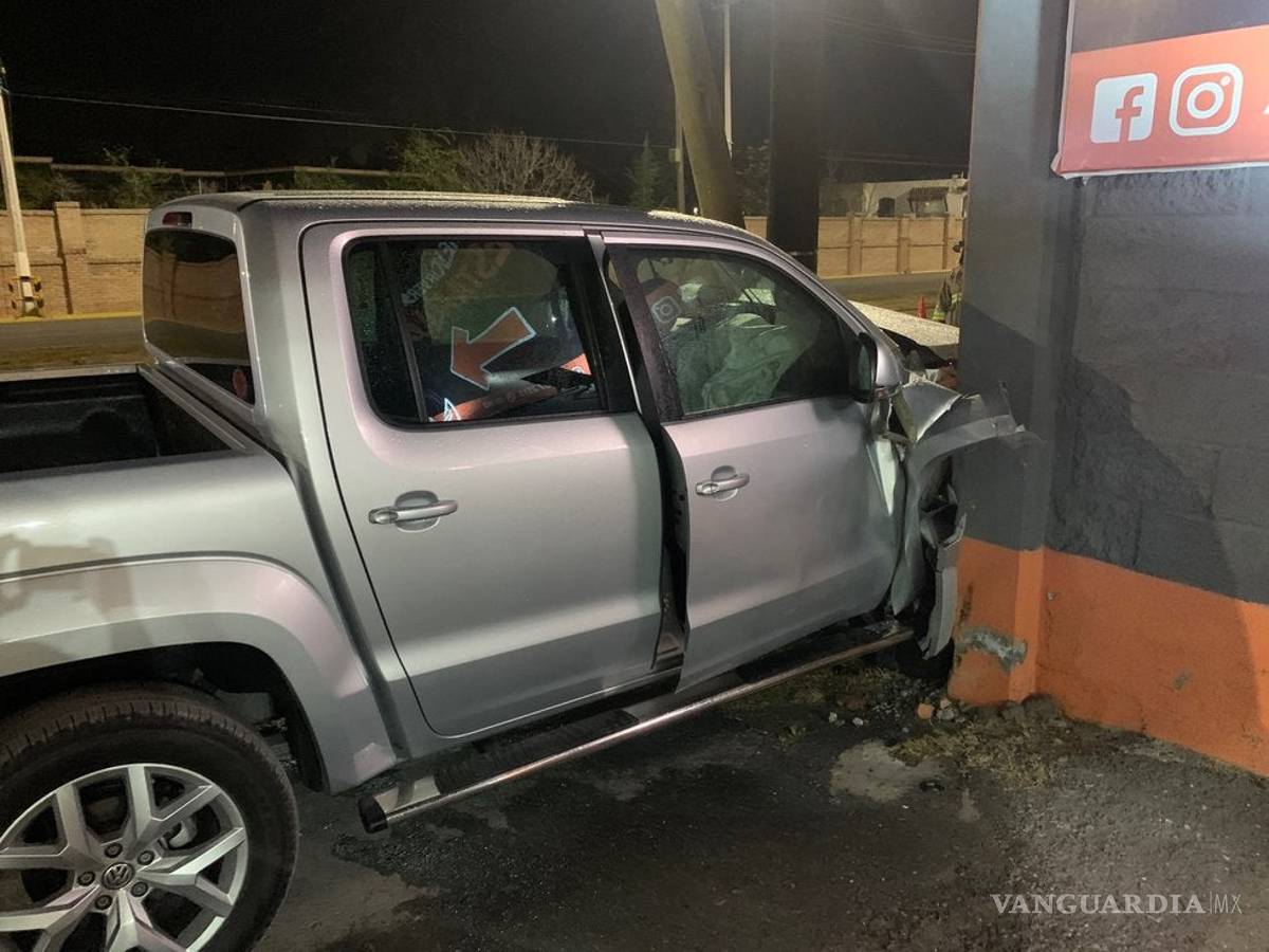 $!Sufre accidente automovilístico ex alcalde de Saltillo, Jericó Abramo Masso