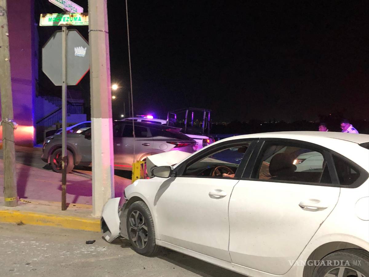$!El automóvil fue remolcado a un corralón donde permanecerá hasta el pago de daños y multas.