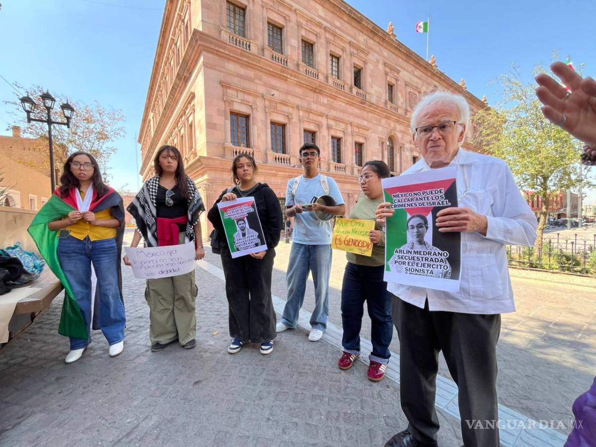 $!El obispo emérito, Don Raúl Vera, se presentó en esta manifestación por solidaridad al pueblo palestino y la humanidad.
