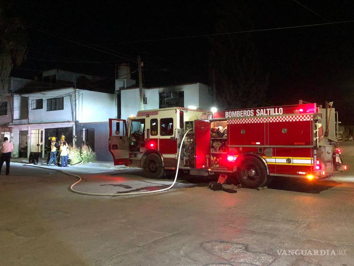 $!Los bomberos sofocaron las llamas.