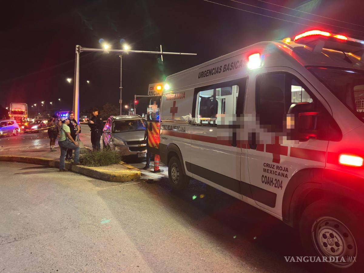 $!La camioneta fue trasladada al corralón tras confirmarse que el conductor estaba ebrio.