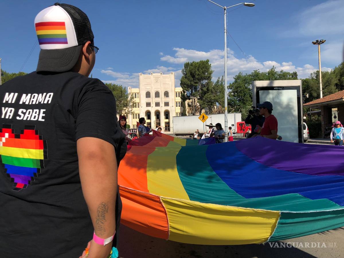 $!Saltillo se llena de arcoiris; desfile LGBTTI+ se extiende por las principales calles de la ciudad
