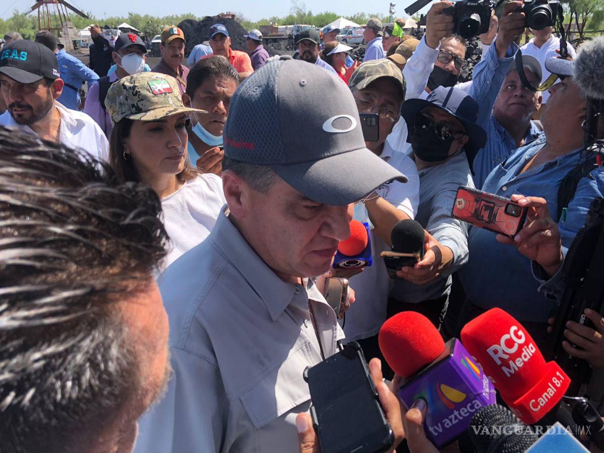 $!Se dificulta rescate de mineros en pocito de Agujita, Sabinas; refuerzan desagüe con ocho bombas