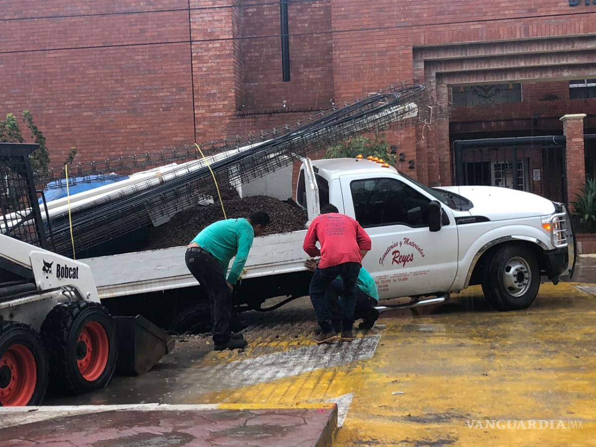 $!Intensas lluvias inundan de nuevo a Torreón, Coahuila