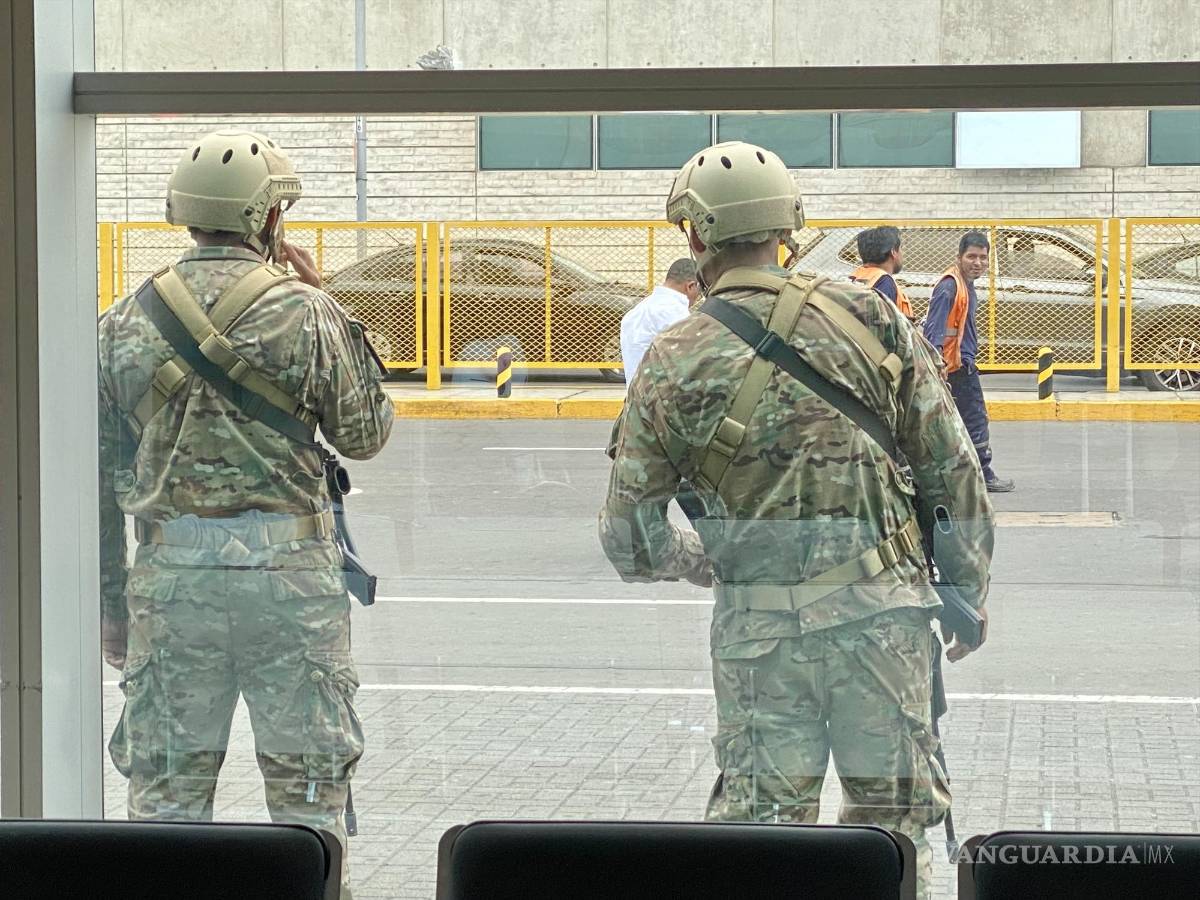 $!El ejército resguarda el aeropuerto de Lima.