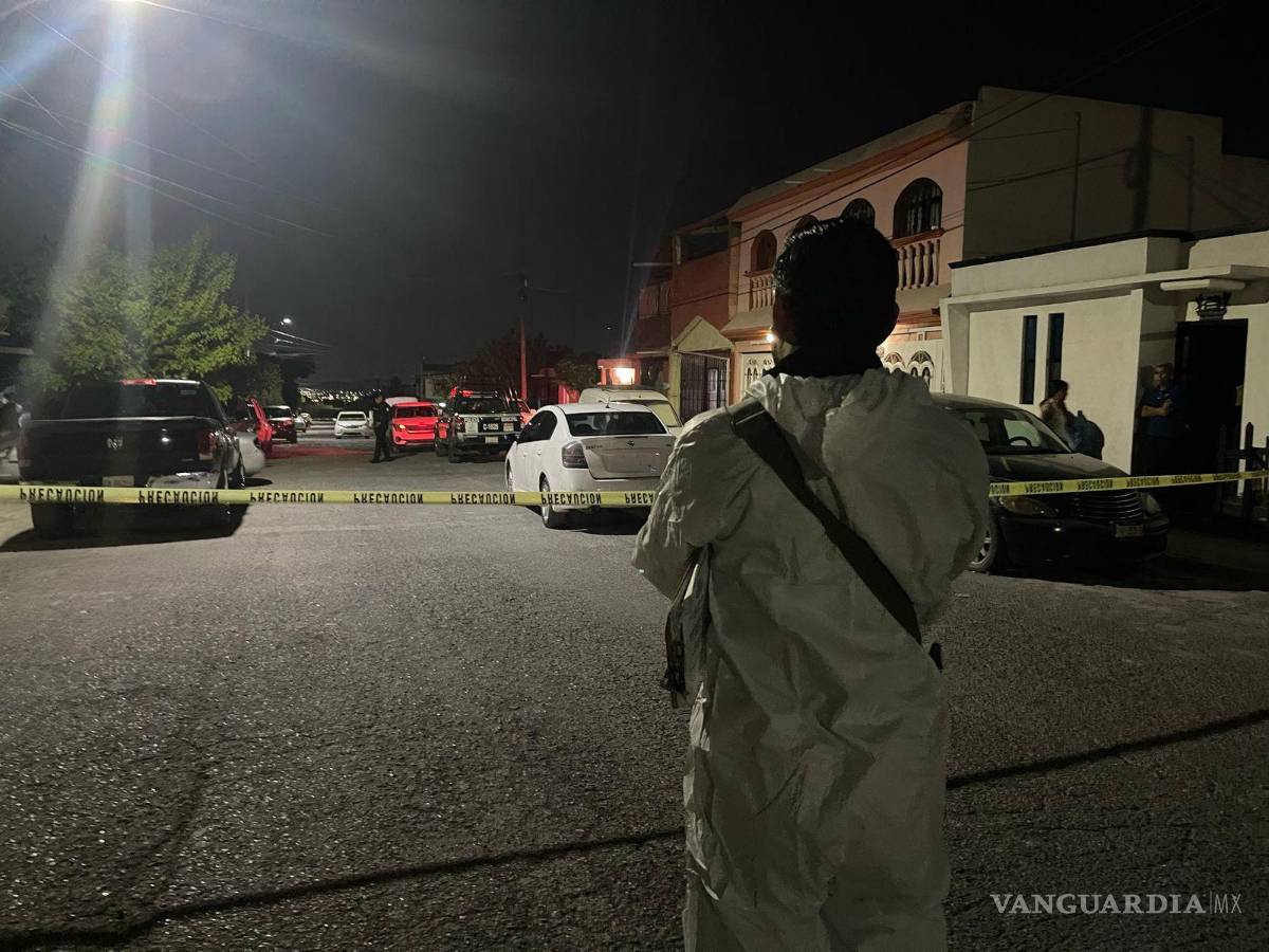 $!Peritos de la Fiscalía General del Estado realizaron las diligencias correspondientes para determinar las causas exactas del fallecimiento del joven.