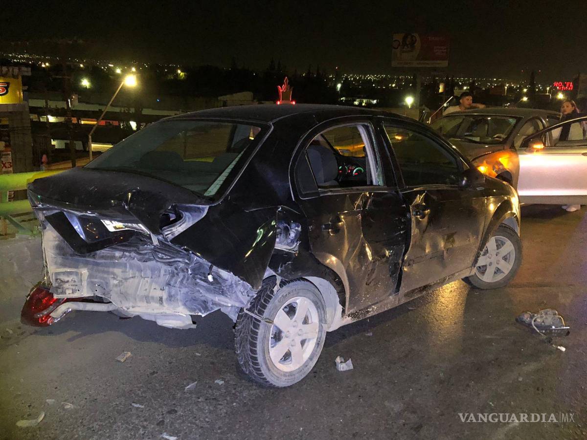 $!Varios vehículos terminaron averiados.