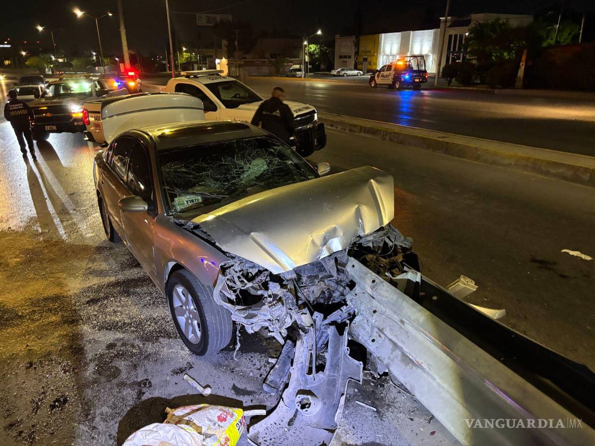$!Elementos de Tránsito Municipal abanderaron la zona para evitar otro accidente.