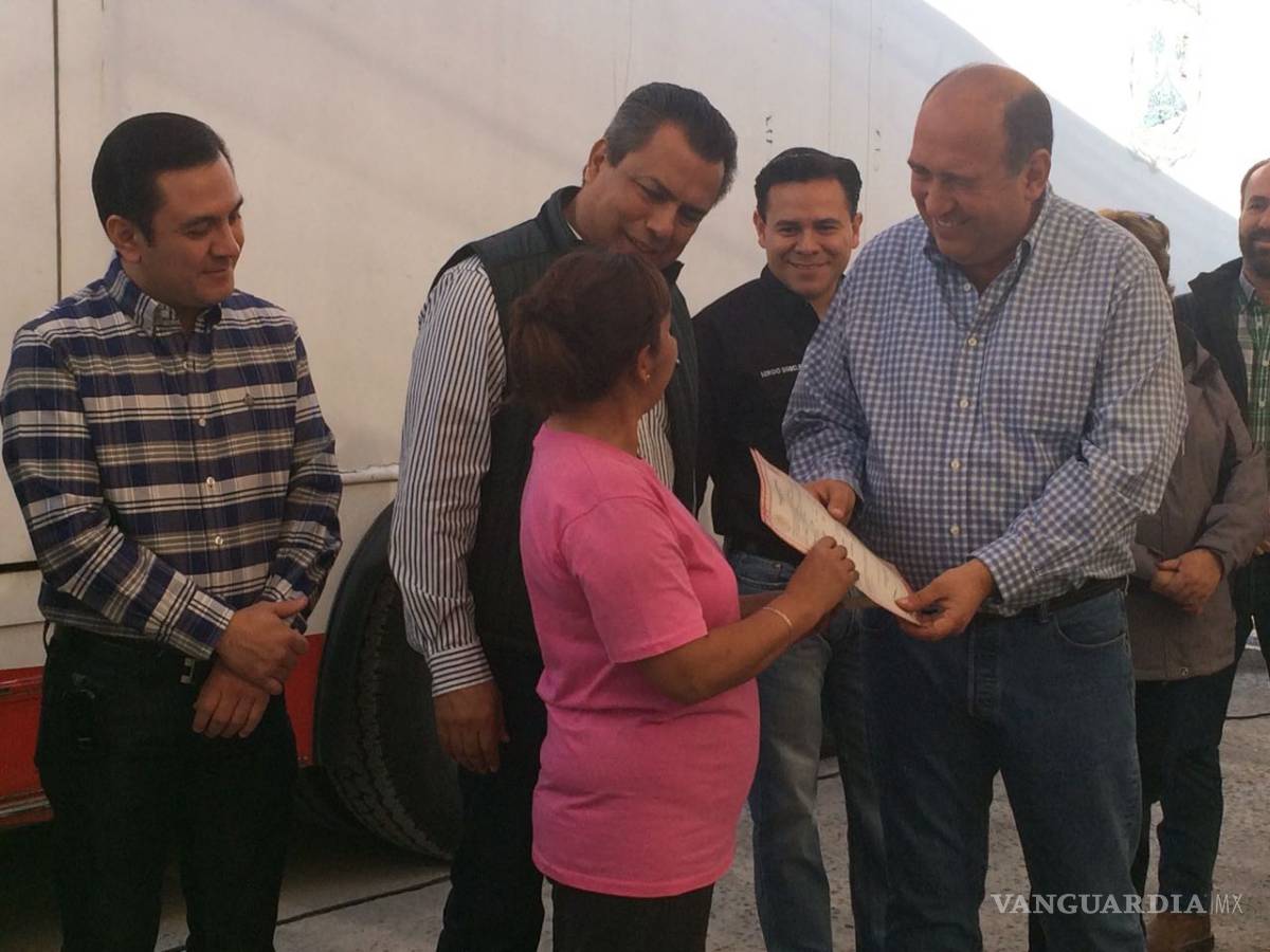 $!Encabeza el gobernador de Coahuila Macro brigada y el Mercadito en Torreón