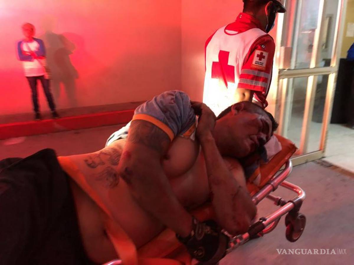 $!El incidente ocurrió alrededor de las 21:00 horas en el cruce de las calles Museo del Desierto y Recinto de Juárez.