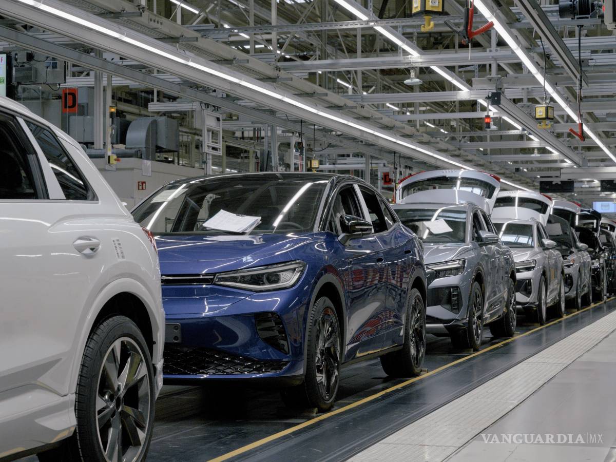 $!Una línea de montaje en la fábrica de Volkswagen en Zwickau, Alemania. Las exportaciones de Alemania a Estados Unidos han caído en los últimos meses.