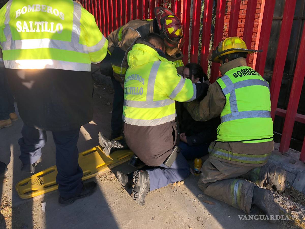 $!Tras sufrir un infarto cerebral, taxista causa carambola en bulevar Coss de Saltillo