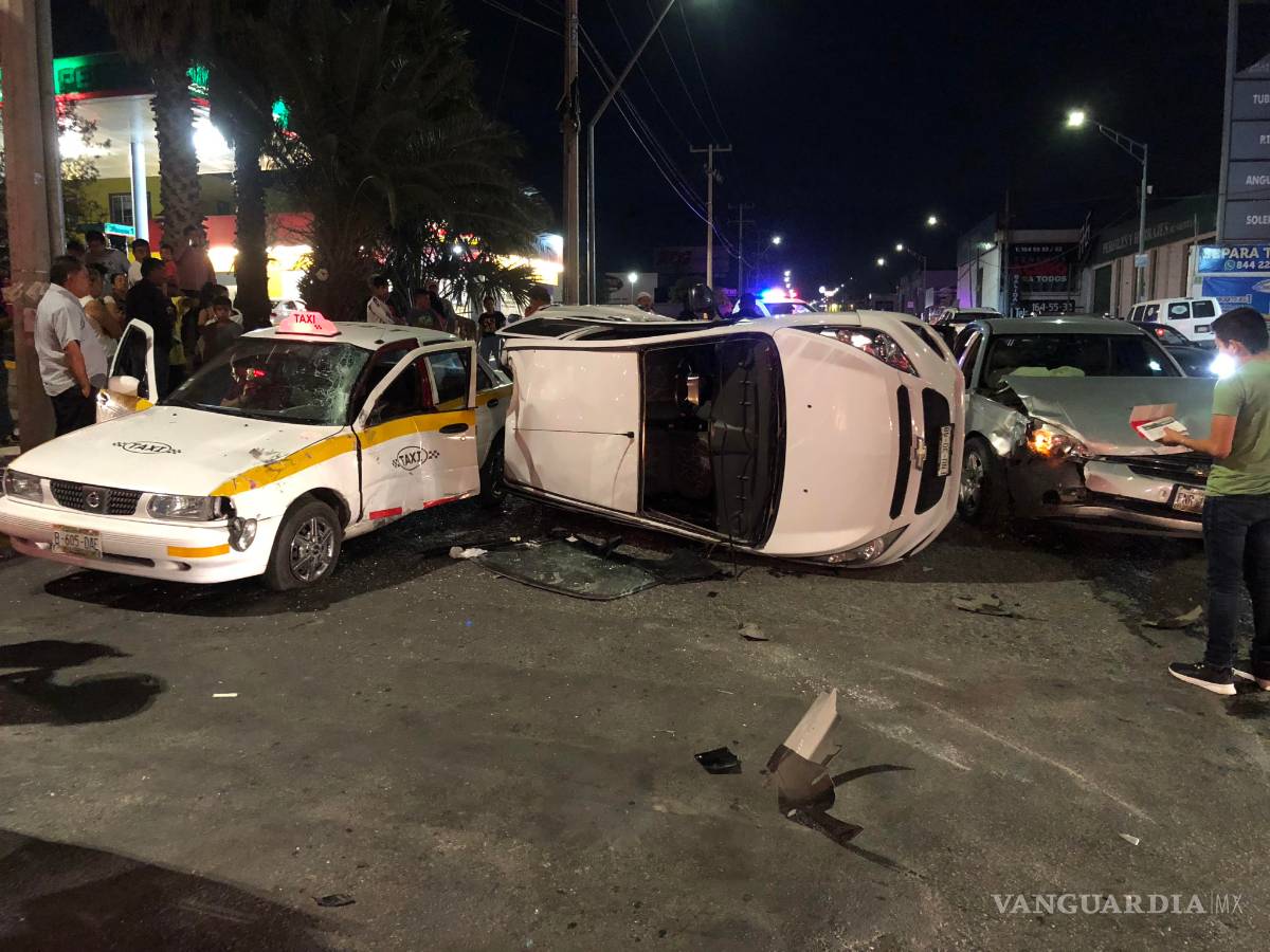 $!Domingo de accidentes viales en Saltillo: hubo cuantiosos daños materiales