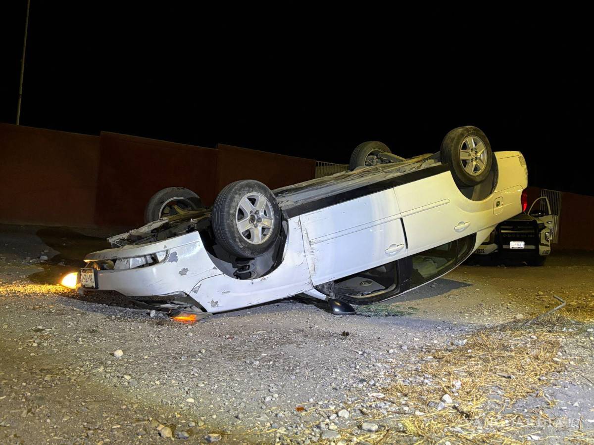 $!El automóvil fue trasladado a un corralón, donde permanecerá hasta que se cubran las multas correspondientes.