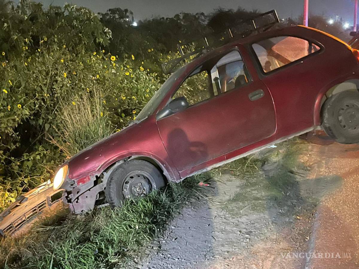 $!Al pasar la curva que marca el comienzo de la colonia, el conductor perdió el control, posiblemente debido al exceso de velocidad.