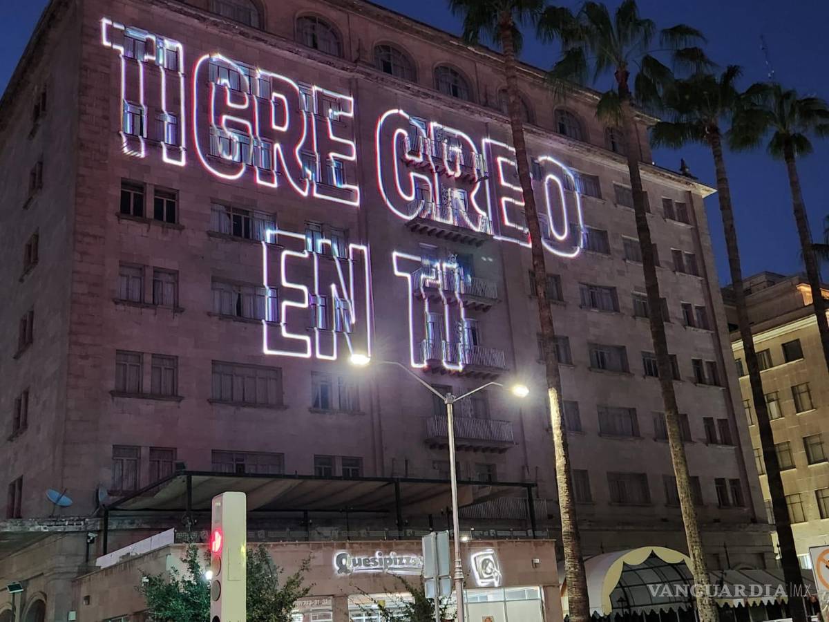 $!Sobre edificios se mostraron mensajes en apoyo al abanderado por la gubernatura.